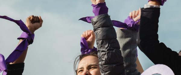 Entre victoires et défis, comment agir pour les droits des femmes ?