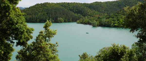 Lac de Saint-Cassien, France, vacances responsables et solidaires